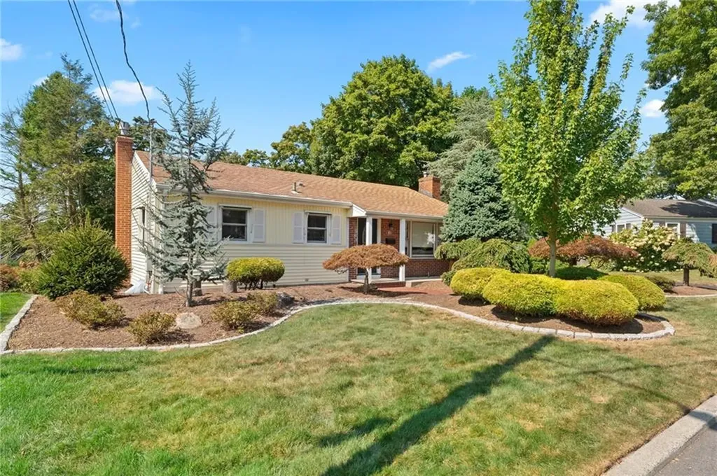 41 Thistle Drive Cranston RI 02920