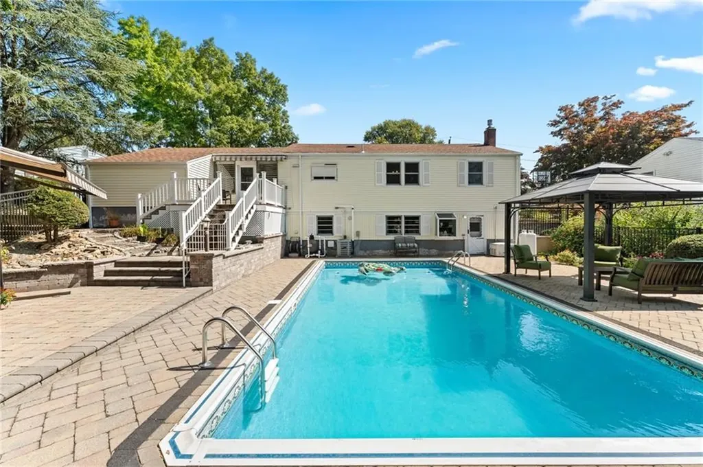 41 Thistle Drive Cranston RI 02920