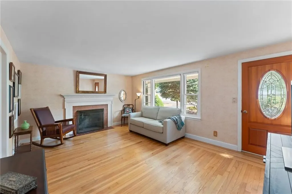 41 Thistle Drive Cranston RI 02920