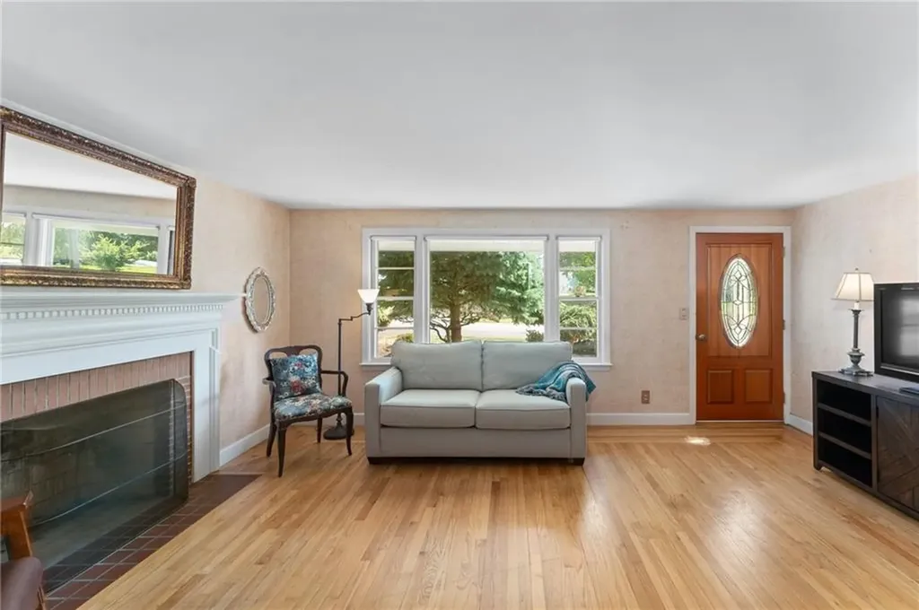 41 Thistle Drive Cranston RI 02920