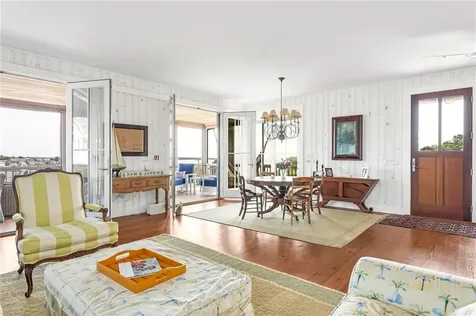 41 Conanicut Road Narragansett RI 02882