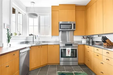 41 Conanicut Road Narragansett RI 02882