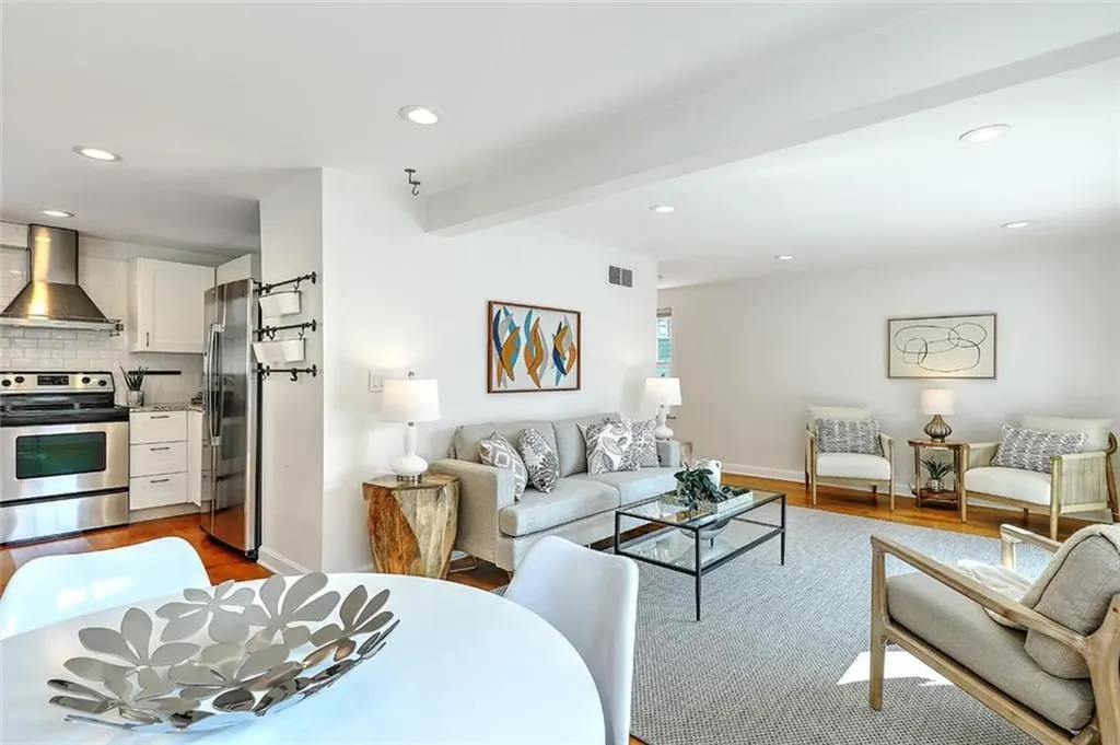 301 Rochambeau Avenue Providence RI 02906