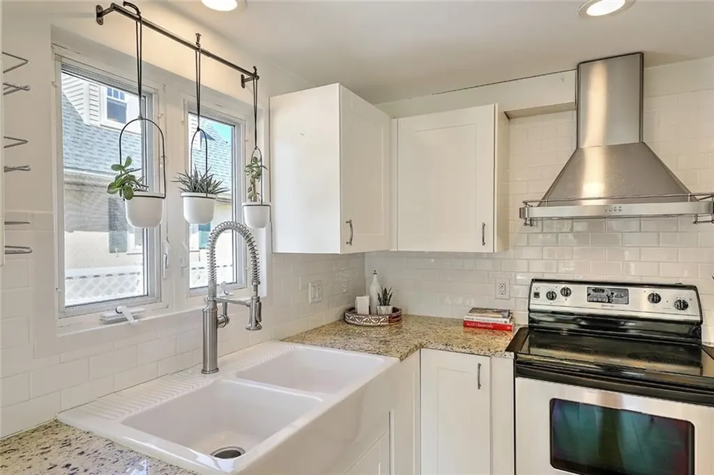 301 Rochambeau Avenue Providence RI 02906