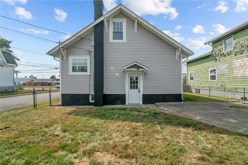 669 York Avenue Pawtucket RI 02861
