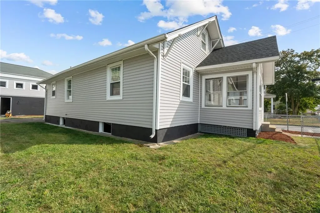 669 York Avenue Pawtucket RI 02861