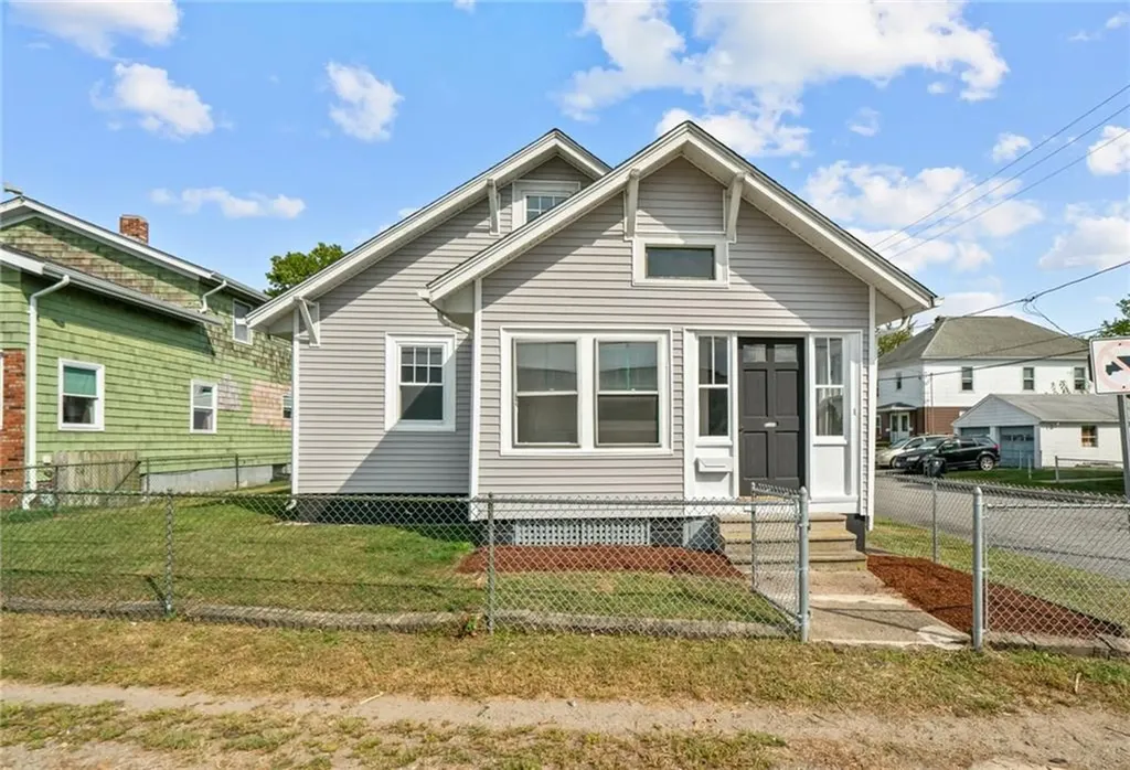 669 York Avenue Pawtucket RI 02861