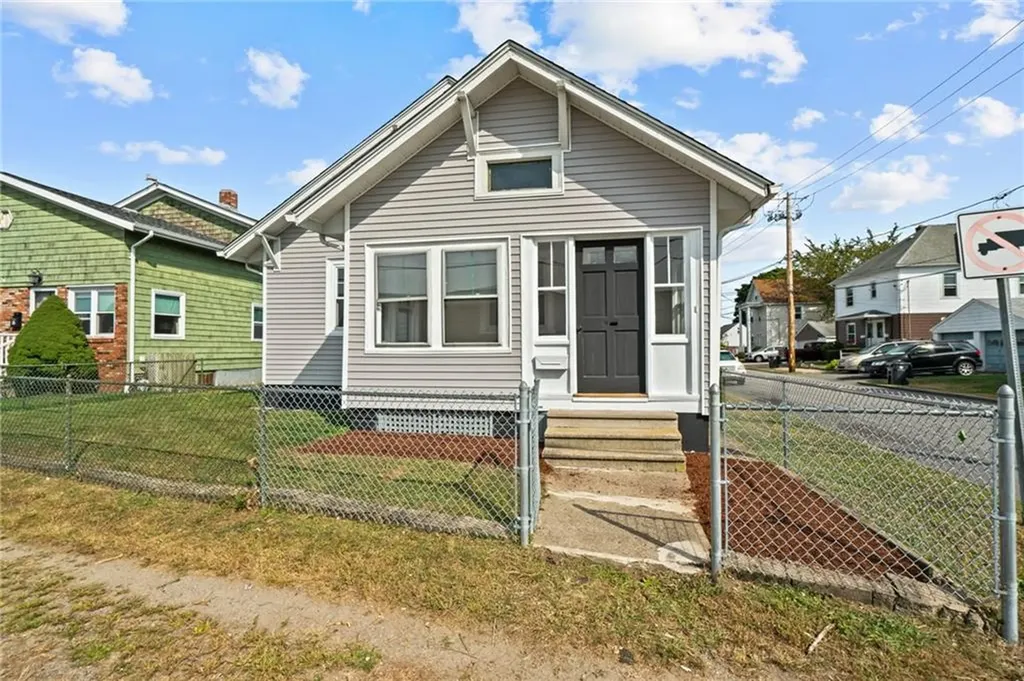669 York Avenue Pawtucket RI 02861