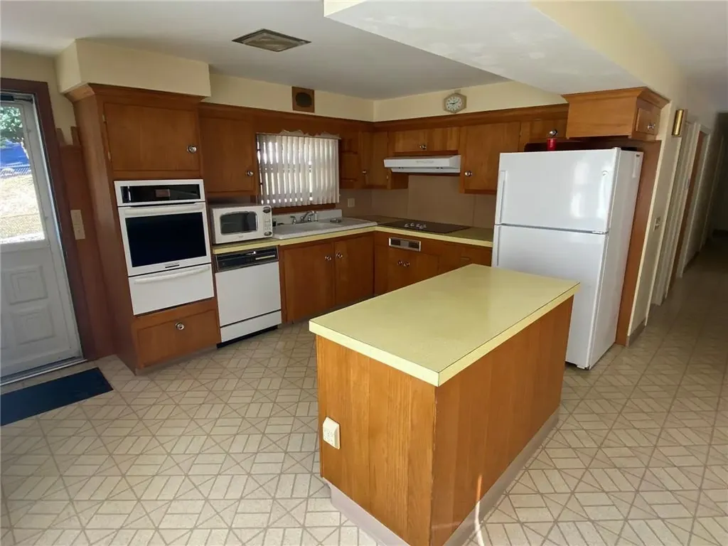 8 Fatima Drive North Providence RI 02904