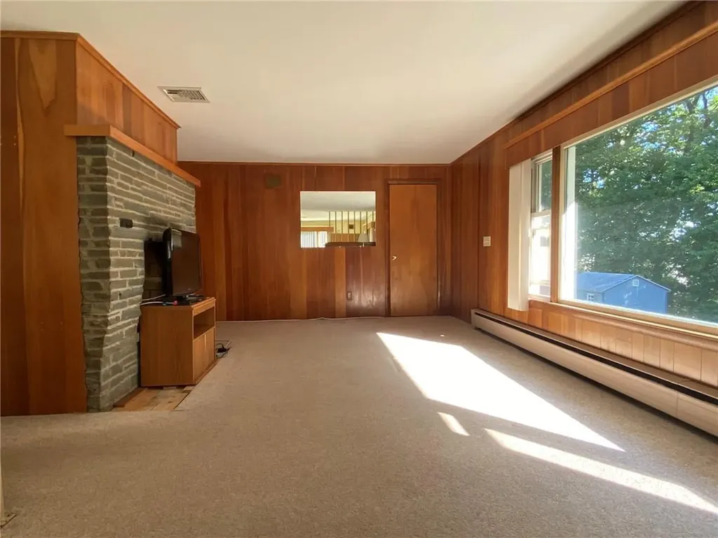 8 Fatima Drive North Providence RI 02904