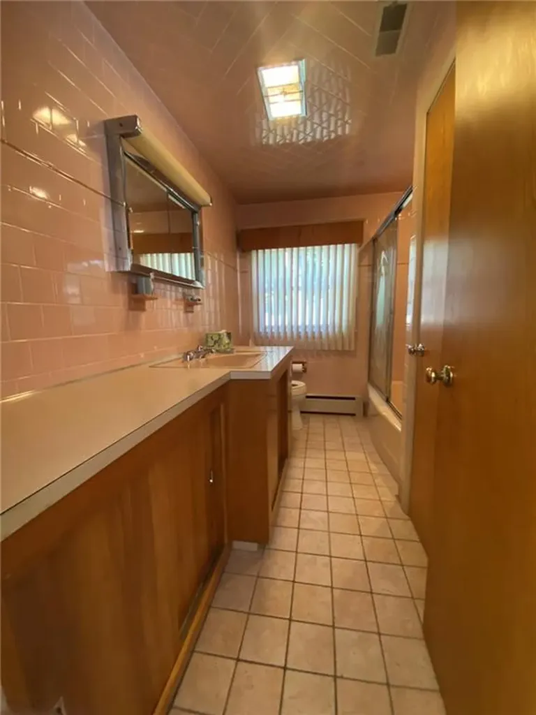 8 Fatima Drive North Providence RI 02904