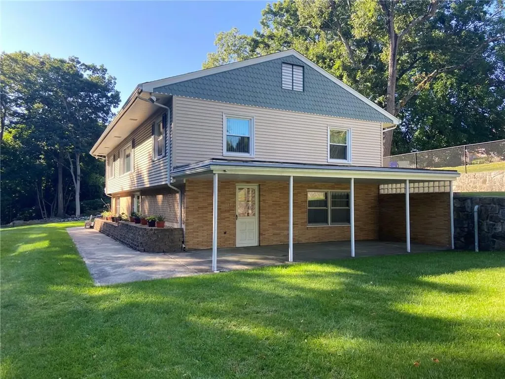 8 Fatima Drive North Providence RI 02904