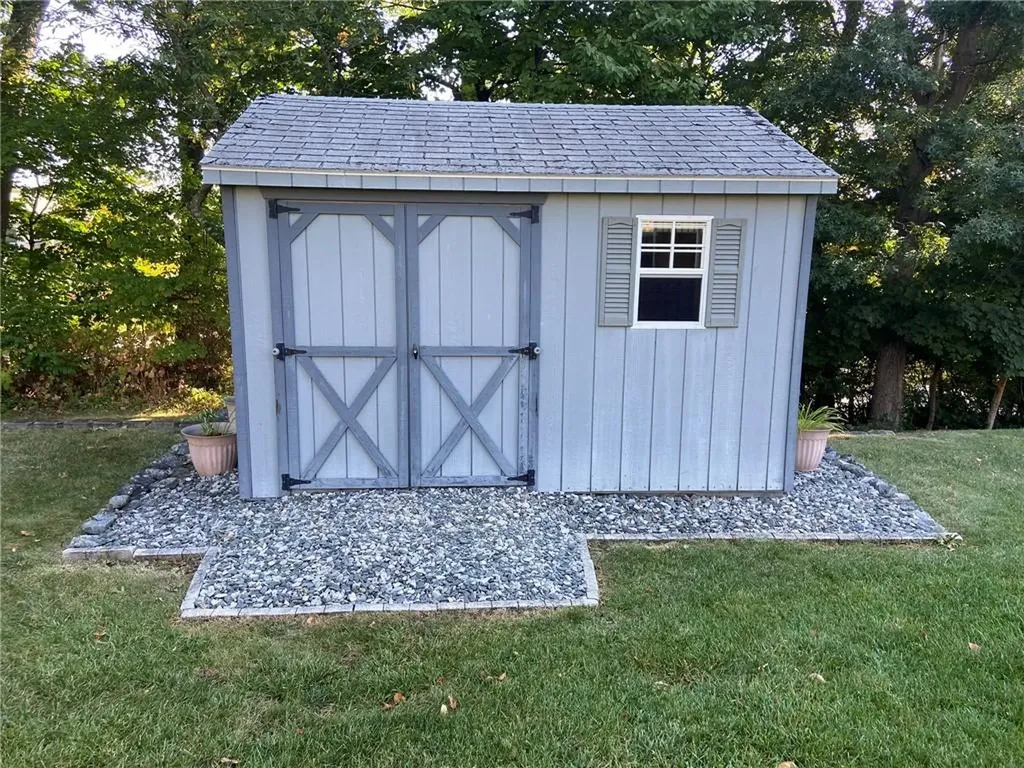 8 Fatima Drive North Providence RI 02904