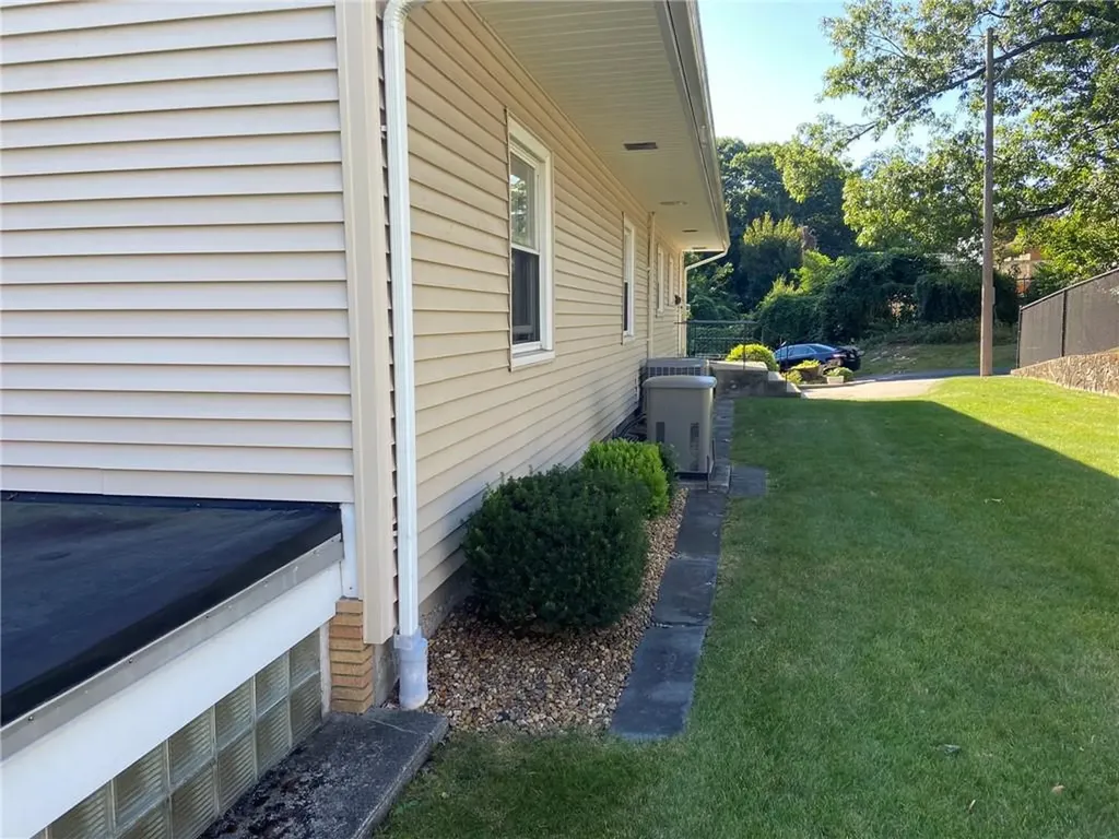 8 Fatima Drive North Providence RI 02904
