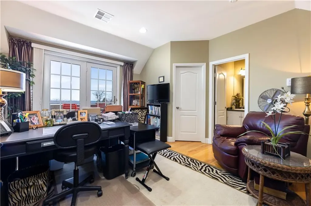 383 Ocean Road Narragansett RI 02882