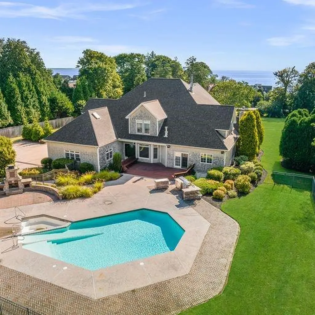 383 Ocean Road Narragansett RI 02882