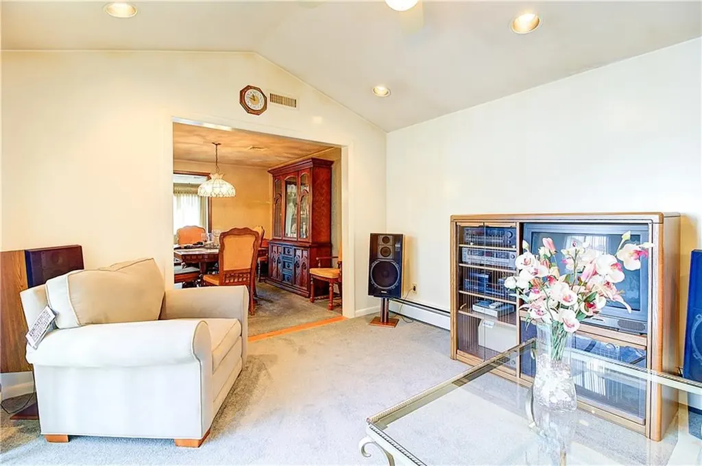 57 Pearl Avenue North Providence RI 02904