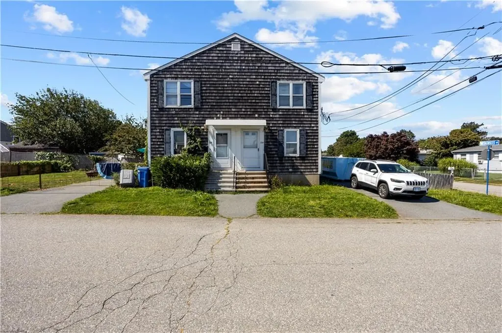 16 Race Street Middletown RI 02842