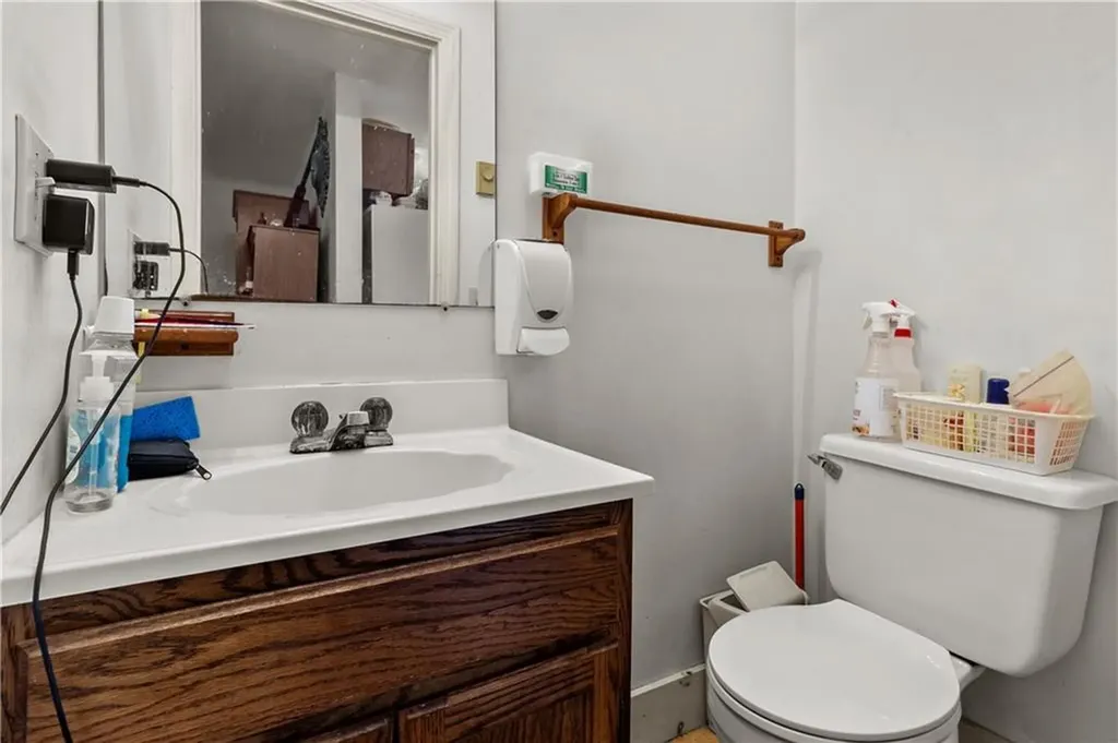 16 Race Street Middletown RI 02842