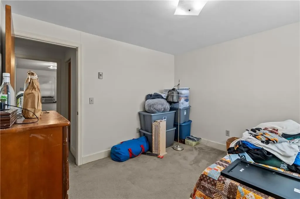16 Race Street Middletown RI 02842