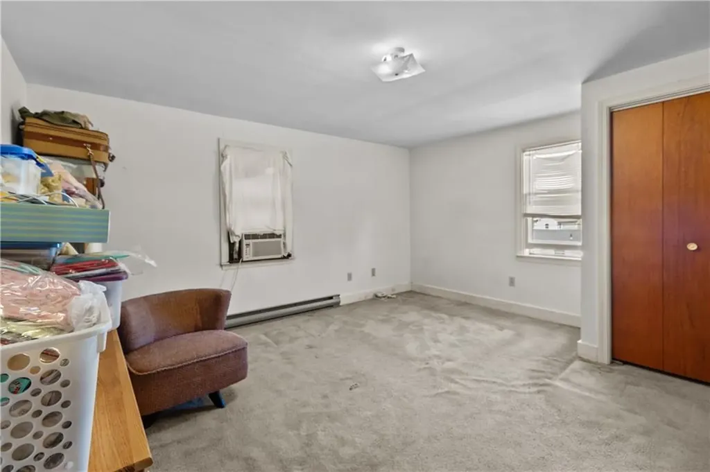 16 Race Street Middletown RI 02842