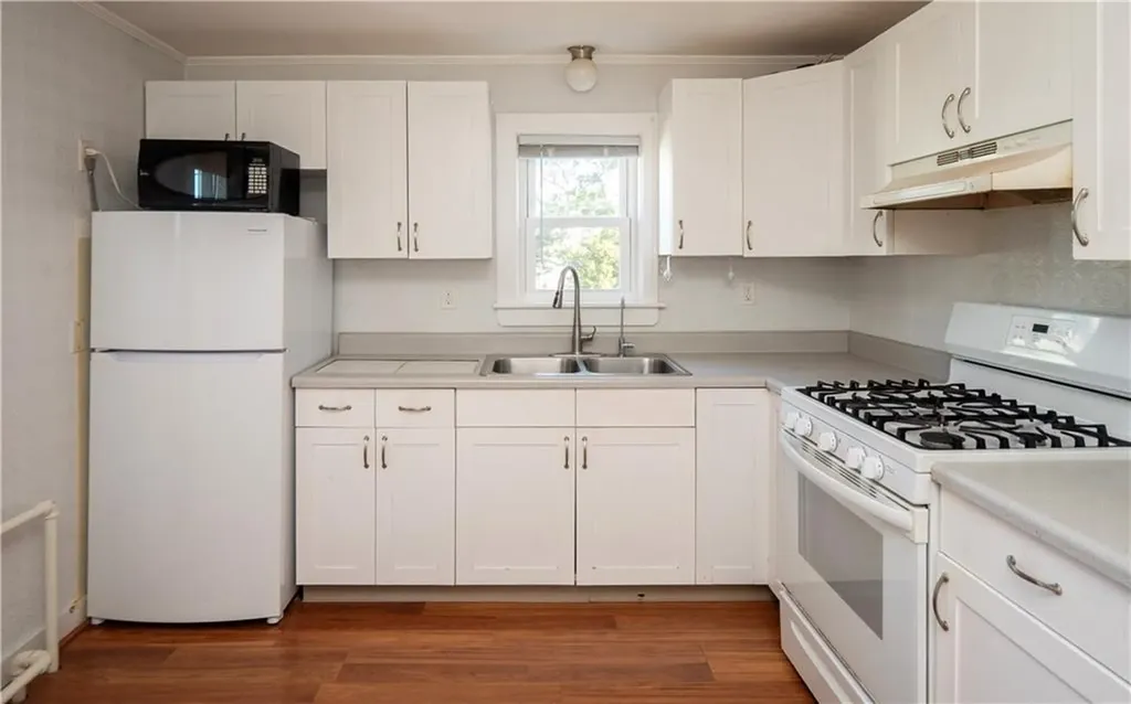 13 Carey Street Newport RI 02840