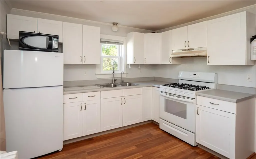 13 Carey Street Newport RI 02840