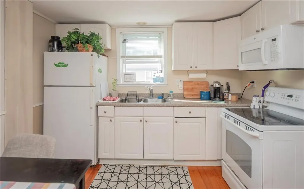 13 Carey Street Newport RI 02840