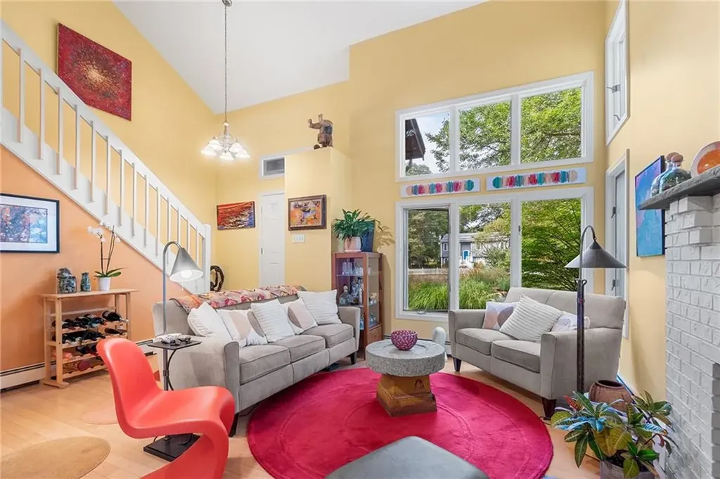 70 Mettatuxet Road Narragansett RI 02882