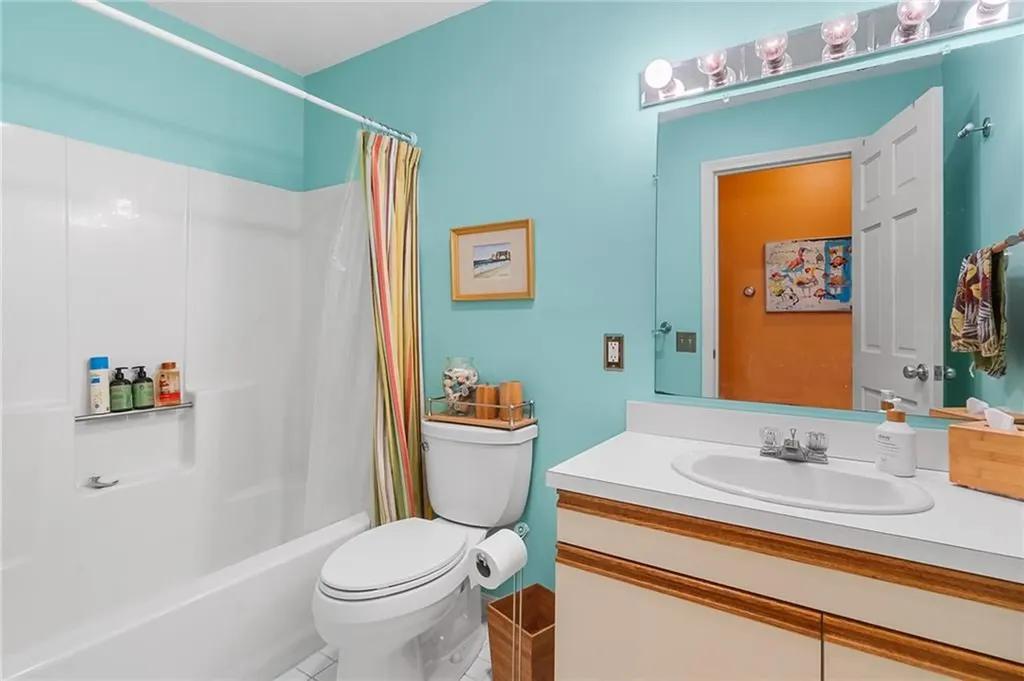 70 Mettatuxet Road Narragansett RI 02882