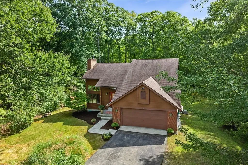 70 Mettatuxet Road Narragansett RI 02882