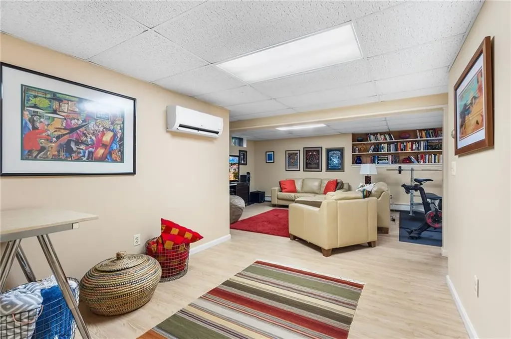 70 Mettatuxet Road Narragansett RI 02882
