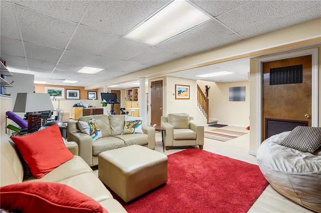70 Mettatuxet Road Narragansett RI 02882