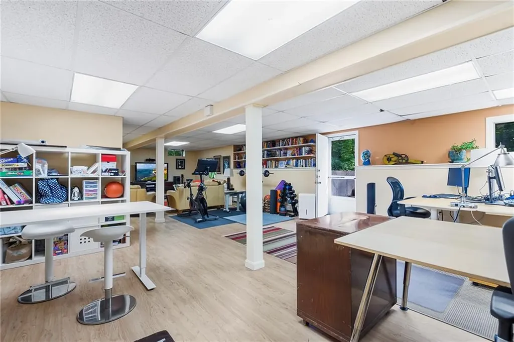 70 Mettatuxet Road Narragansett RI 02882
