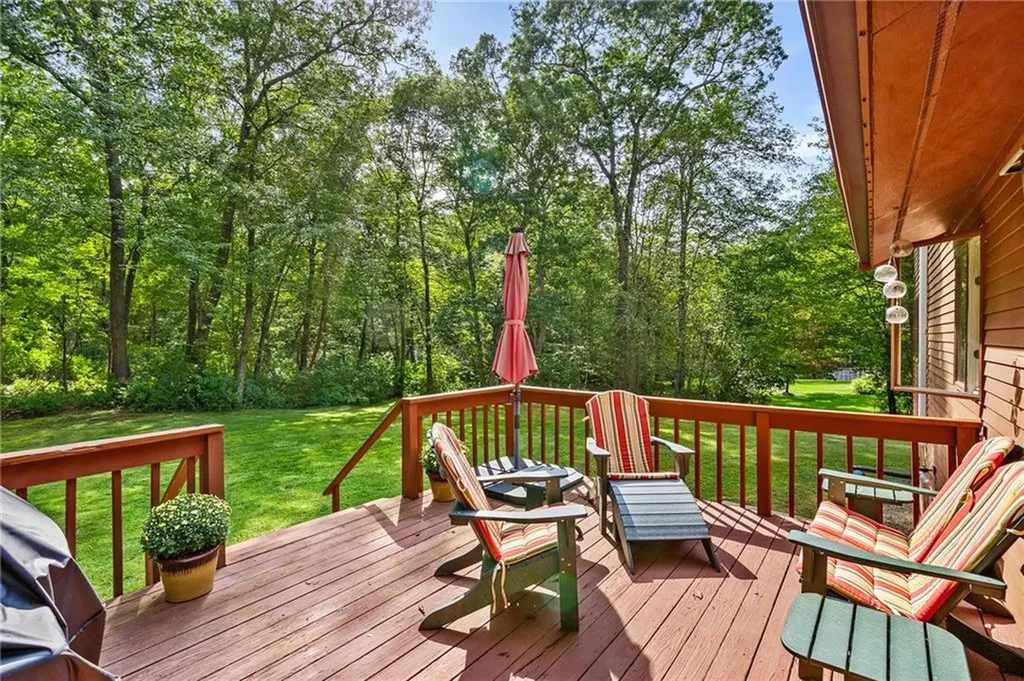 70 Mettatuxet Road Narragansett RI 02882