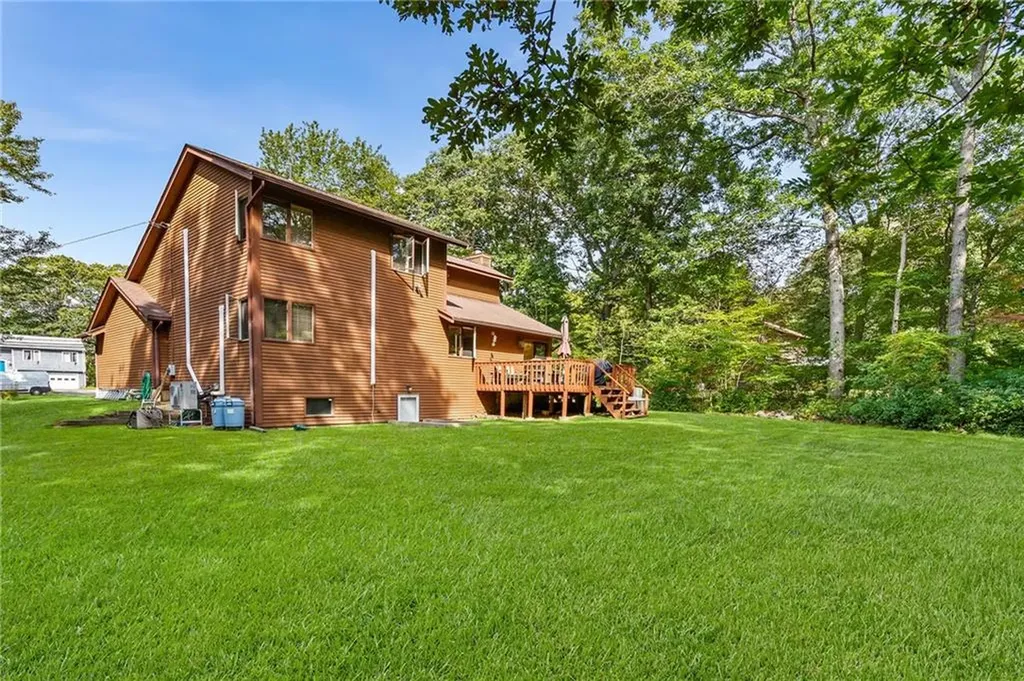 70 Mettatuxet Road Narragansett RI 02882
