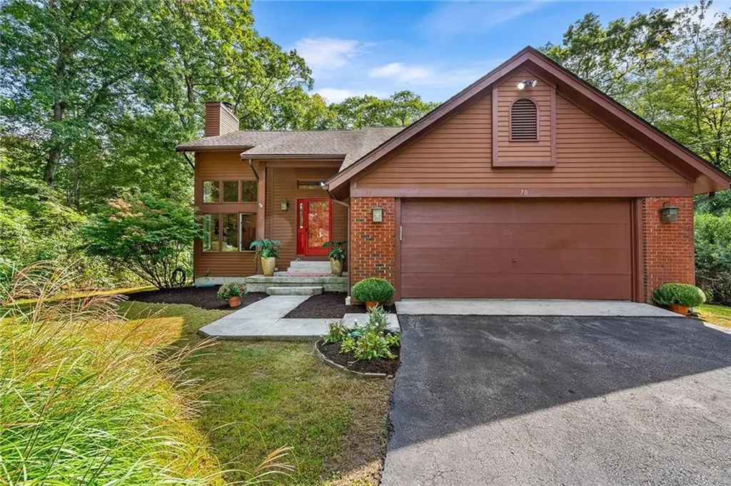 70 Mettatuxet Road Narragansett RI 02882