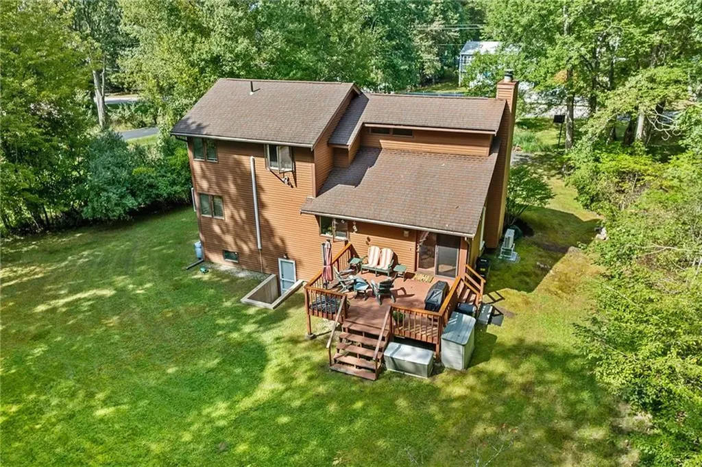 70 Mettatuxet Road Narragansett RI 02882
