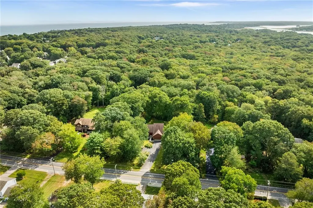 70 Mettatuxet Road Narragansett RI 02882