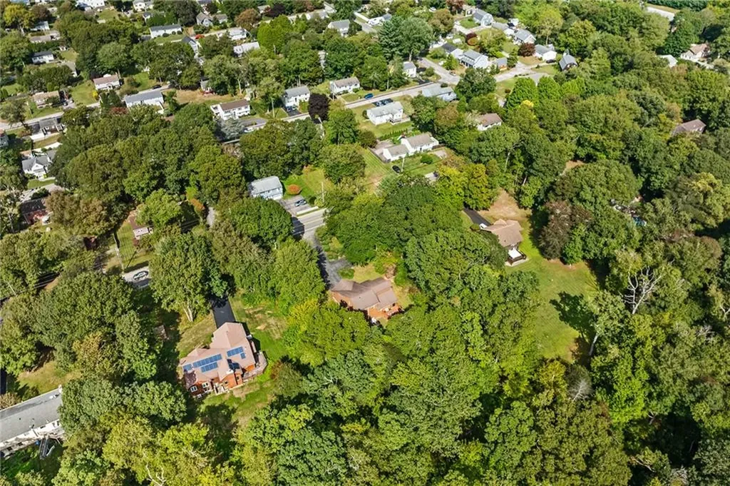 70 Mettatuxet Road Narragansett RI 02882