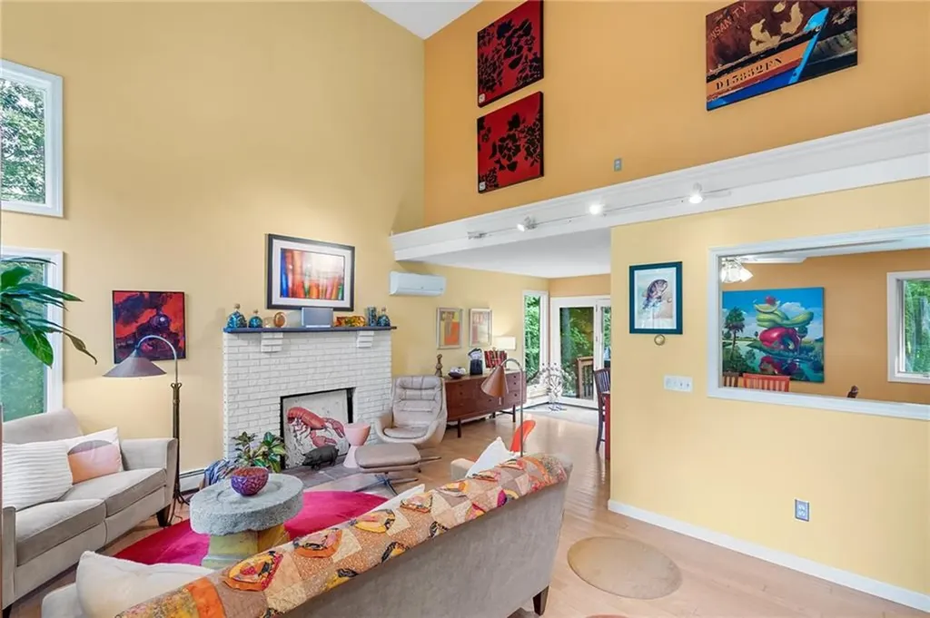 70 Mettatuxet Road Narragansett RI 02882