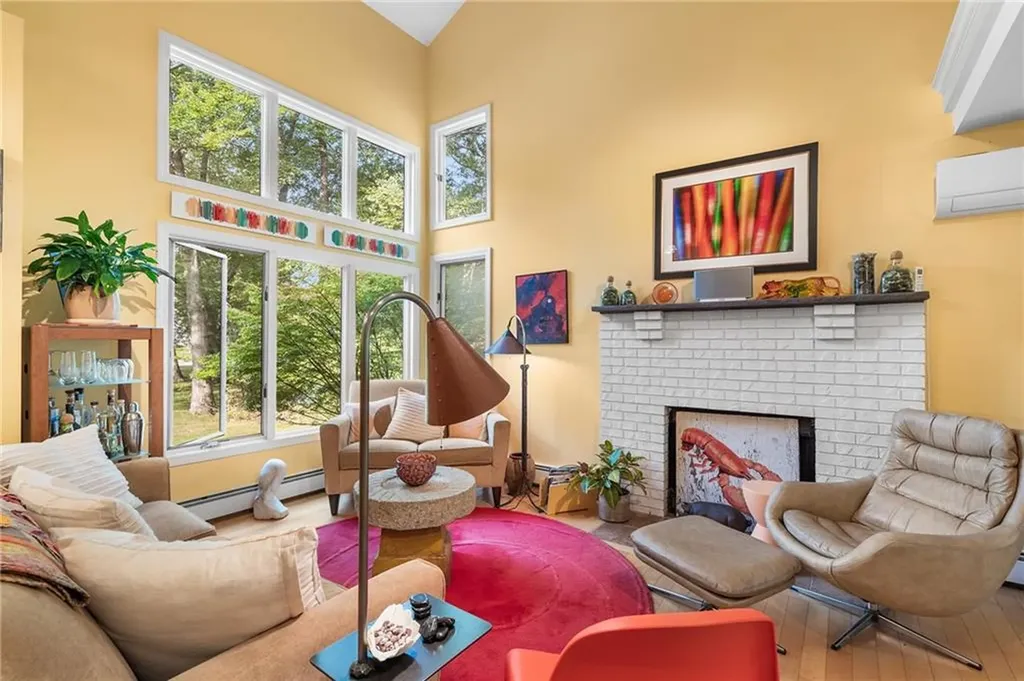 70 Mettatuxet Road Narragansett RI 02882