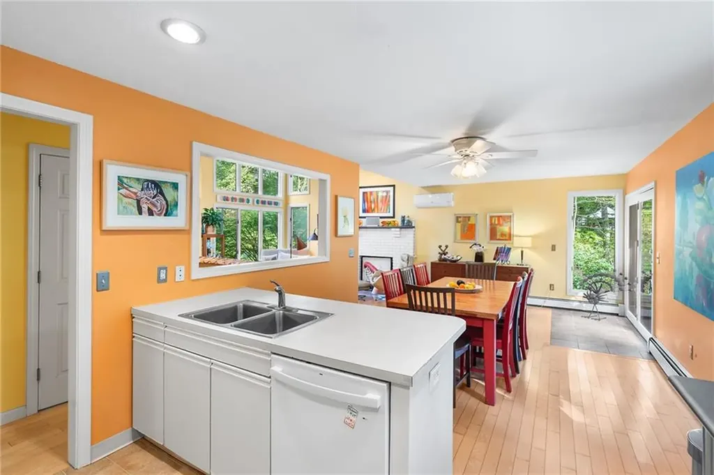 70 Mettatuxet Road Narragansett RI 02882