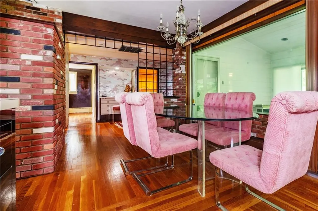 16 East Hill Drive Cranston RI 02920