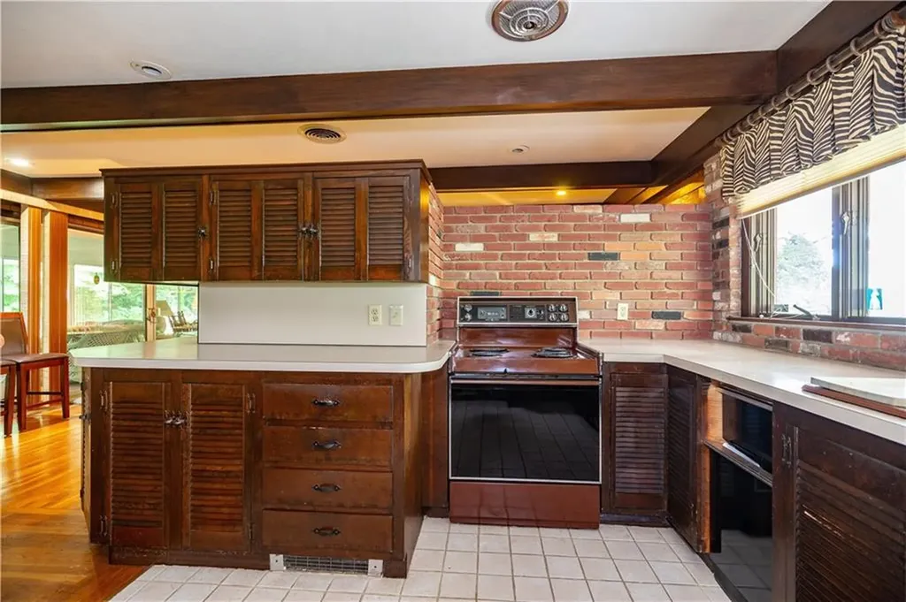16 East Hill Drive Cranston RI 02920