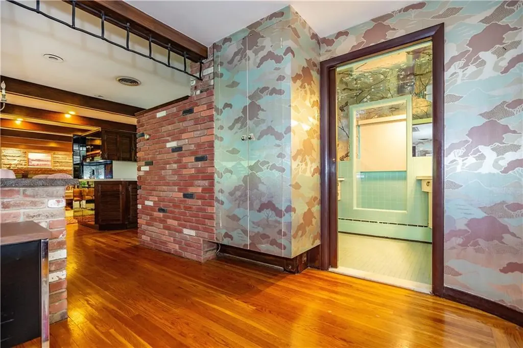 16 East Hill Drive Cranston RI 02920