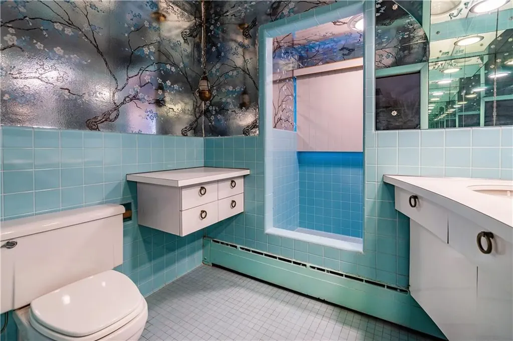 16 East Hill Drive Cranston RI 02920