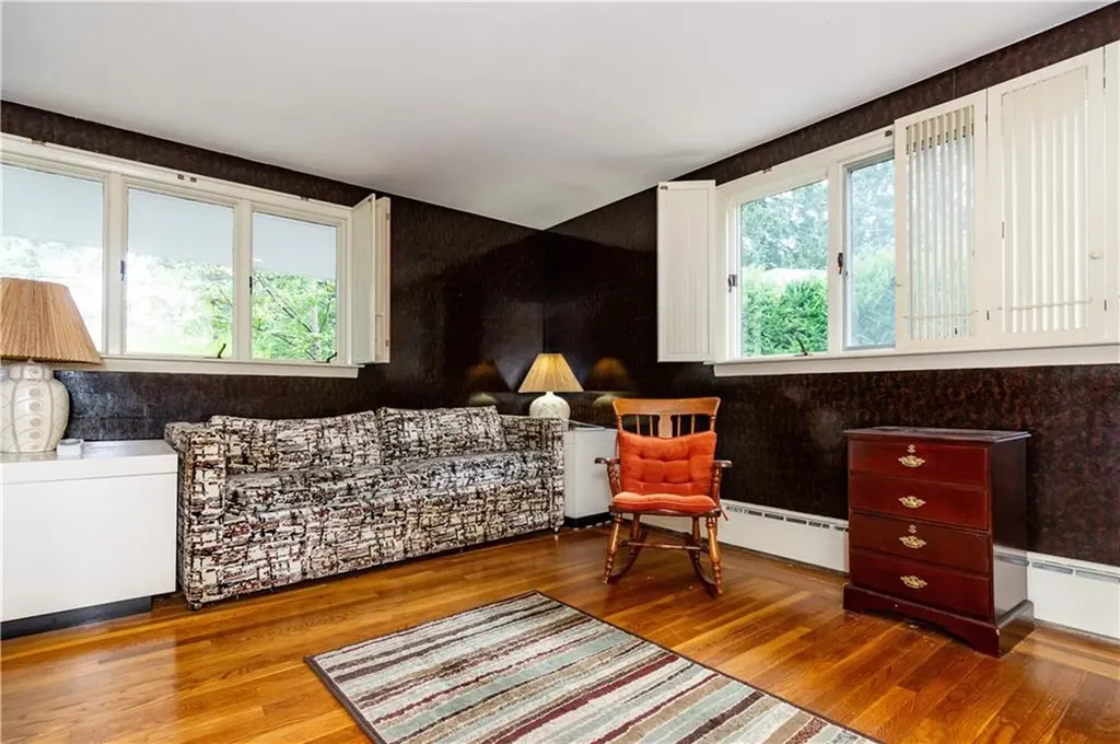 16 East Hill Drive Cranston RI 02920