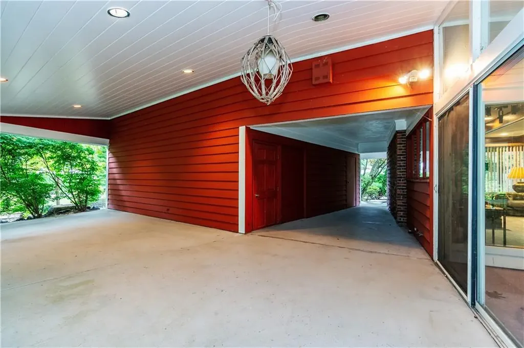 16 East Hill Drive Cranston RI 02920