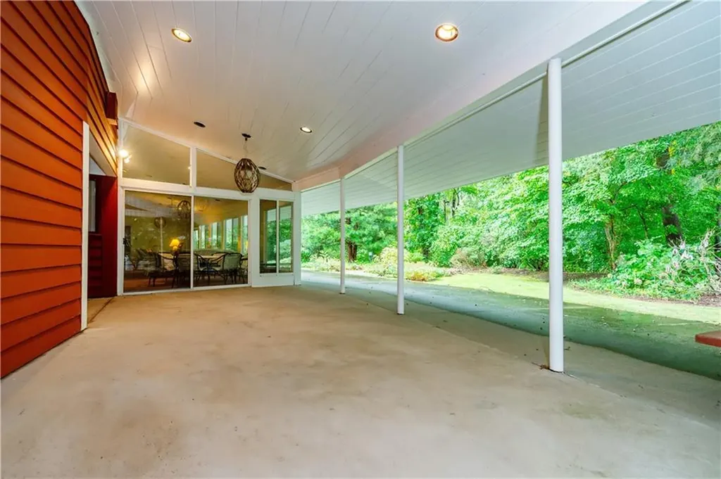 16 East Hill Drive Cranston RI 02920